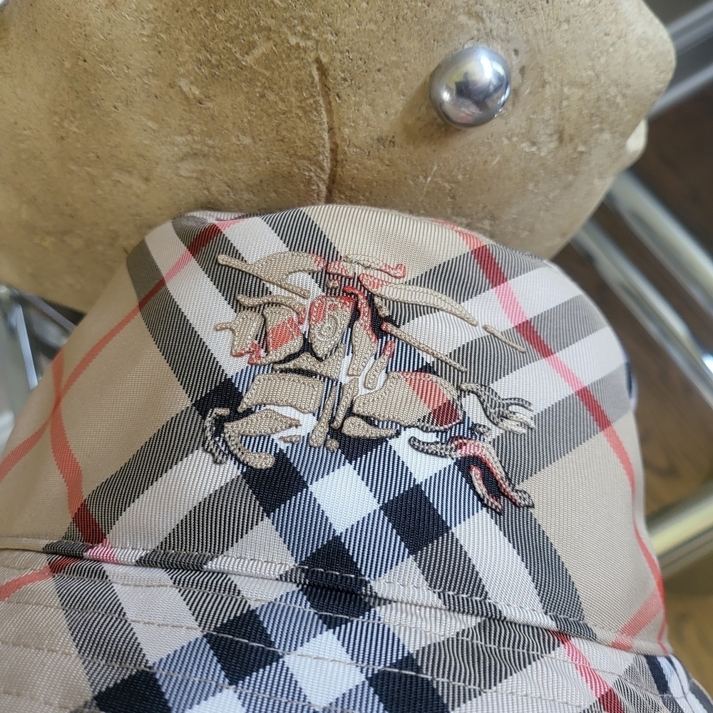 Burberry Check EKD Bucket Hat - Picture 5 of 11